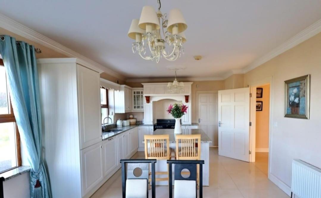 The Cliffs Of Moher Holiday House Doolin Esterno foto